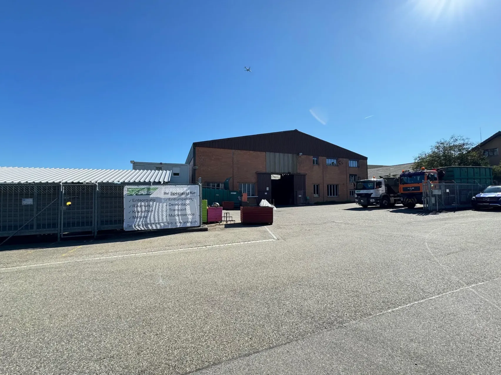 Recycling-Center für das Zürcher Unterland und den angrenzenden Aargau..